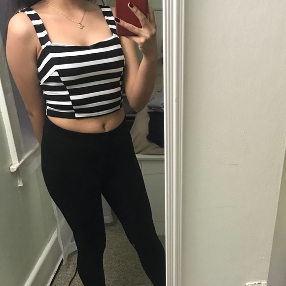 Crop top - Picture 1 of 2